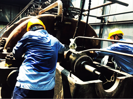 烈日下挥洒斗争激情，，，，，与时间赛跑为用户创立价值！